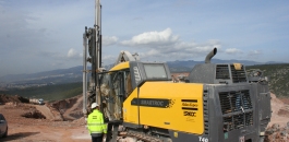 The introduction of Atlas Copco’s SmartROC T40 drill rig is helping Turkish contractors to slash their fuel bills and improve their productivity.