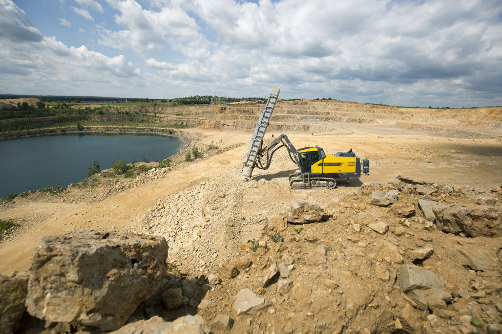 The GZD Siewierz quarry in southern Poland is gearing up for leaner production with a SmartROC T35 that has cut noise levels and energy consumption by half.