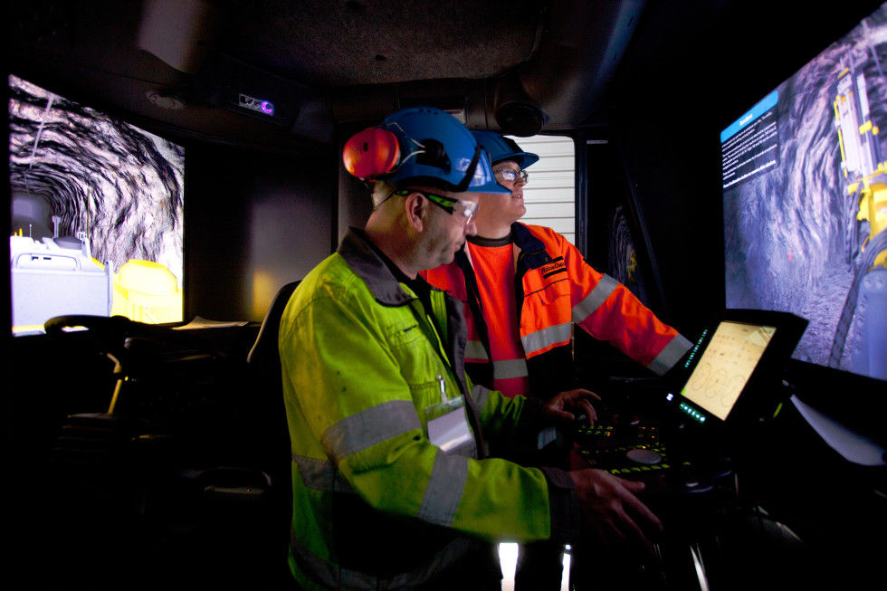 Personal trainer: Trainees are instructed at every level on how to perform drilling procedures in the simulator with no impact on the mine’s actual operations.